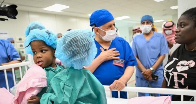 Arabie saoudite : Des jumelles siamoises jamaïcaines séparées avec succès
Arabie saoudite : Des jumelles siamoises jamaïcaines séparées avec succès