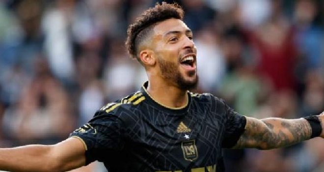 Mercato OM : La piste Denis Bouanga activée pour reformer le duo avec Aubameyang ?
Mercato OM : La piste Denis Bouanga activée pour reformer le duo avec Aubameyang ?