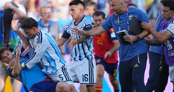 Mondial 2026 : Paredes prend dix matchs, la FIFA frappe lourdement l’Argentine
Mondial 2026 : Paredes prend dix matchs, la FIFA frappe lourdement l’Argentine