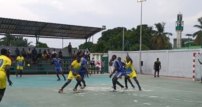 Port-Gentil : Asma et Fit To Play sacrés à la 21e édition du tournoi de handball Nicole Asselé
Port-Gentil : Asma et Fit To Play sacrés à la 21e édition du tournoi de handball Nicole Asselé