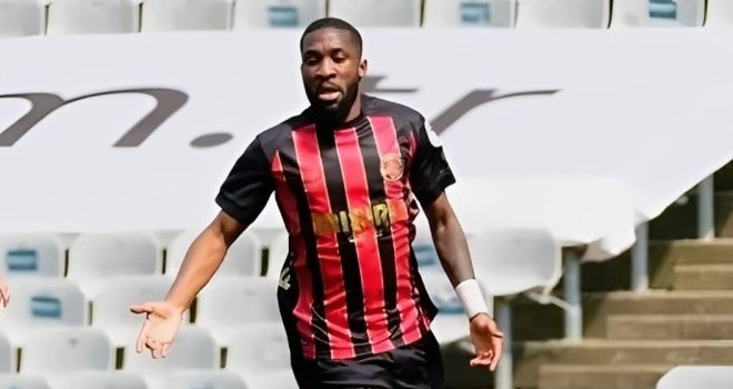 Süper Lig&nbsp;: soirée noire pour Shavy Babicka, sorti sur blessure face à Eyüpspor
