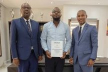 Coaching&nbsp;: Louis Djasmy Mavoungou Nfoumbi, premier Gabonais titulaire de la licence A de l’IHF, honoré par la tutelle
