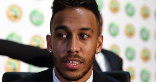 Pierre-Emerick Aubameyang dévoile ses crampons pour la saison 2027-28
Pierre-Emerick Aubameyang dévoile ses crampons pour la saison 2027-28