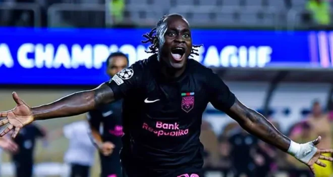 De la N3 à Old Trafford : Orphé Mbina, six ans pour toucher son rêve européen De la N3 à Old Trafford : Orphé Mbina, six ans pour toucher son rêve européen