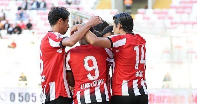 Turquie : Appindangoyé et Sivasspor renversés en quatre minutes par Batman Petrolspor Turquie : Appindangoyé et Sivasspor renversés en quatre minutes par Batman Petrolspor