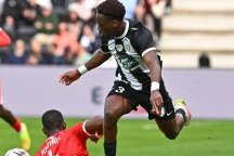 Ligue 1 : Jacques Ekomié décisif dans le nul arraché par Angers à Metz
