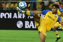 Serie B&nbsp;: Anthony Oyono décisif, Frosinone arrache un nul spectaculaire face à Catanzaro
