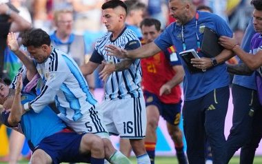 Mondial 2026&nbsp;: Paredes prend dix matchs, la FIFA frappe lourdement l’Argentine
