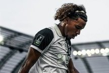 Ligue 2 : le Gabonais Teddy Averlant offre la victoire à Amiens au bout du suspense