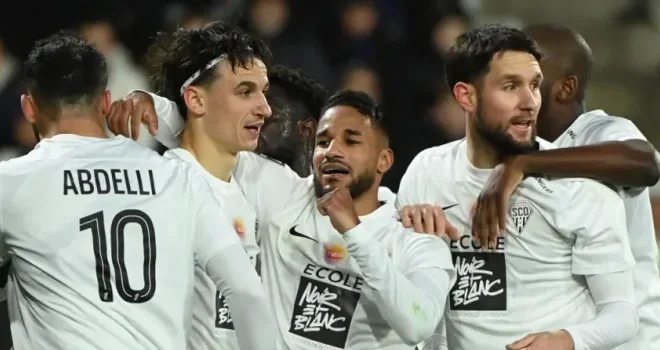 Jim Allevinah, Jacques Ekomie et Angers battent Montpellier 2-0
