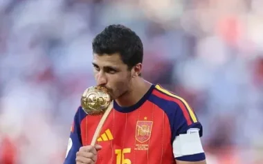 Mondial 2026&nbsp;: Rodri sacré meilleur joueur, Mbappé meilleur buteur, l’Espagne rafle les grands prix
