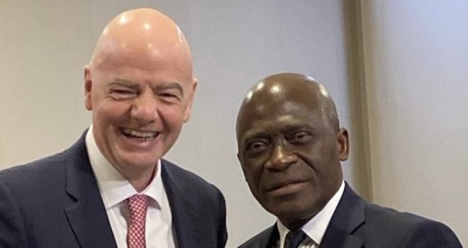 FIFA&nbsp;: Pierre-Alain Mounguengui affiche son soutien à Gianni Infantino pour 2027