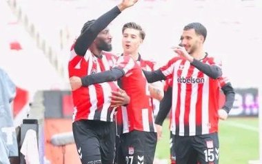 Turquie&nbsp;: Aaron Appindangoyé sauve Sivasspor d’une déroute face à Iğdır
